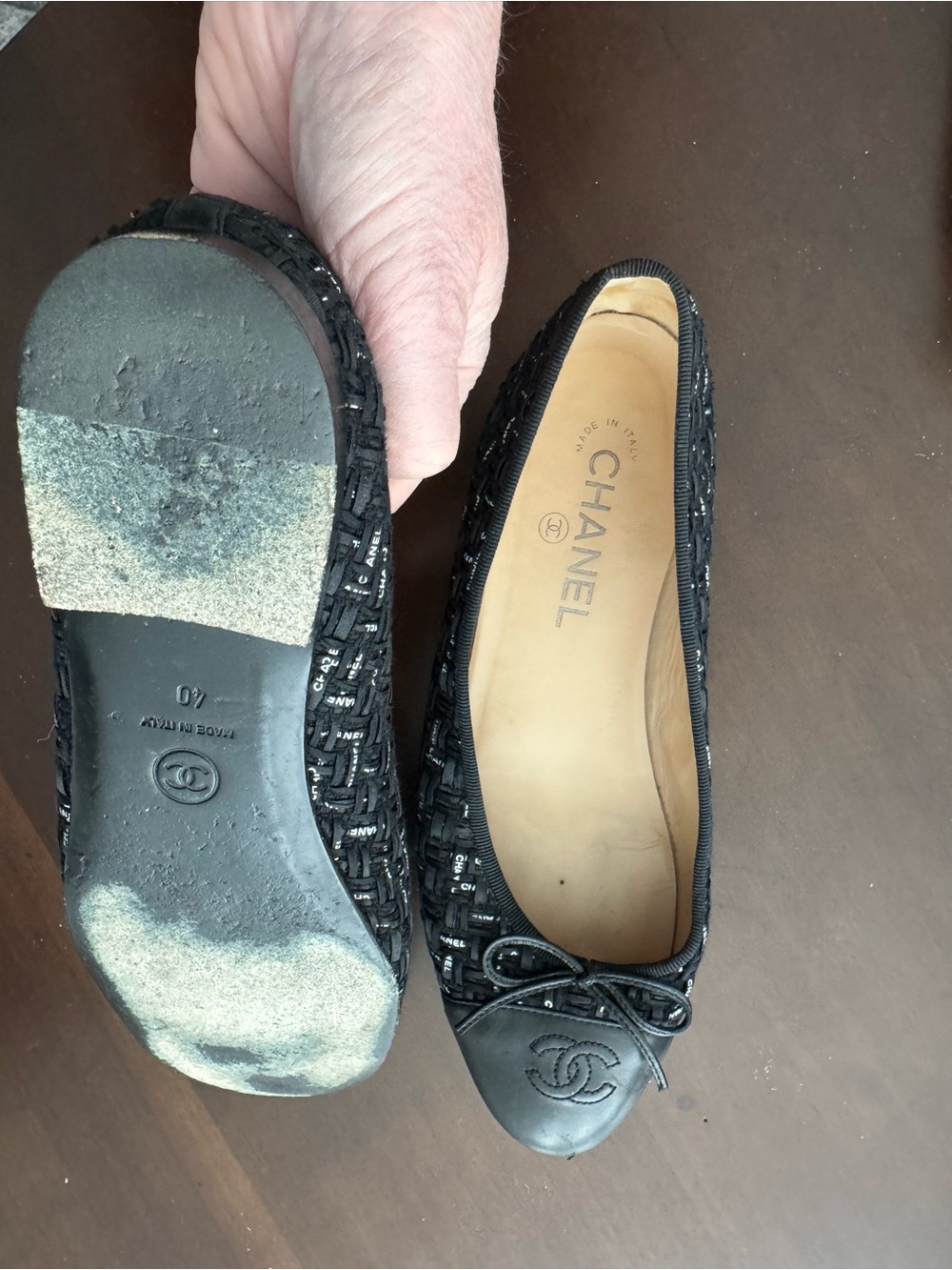 CHANEL Black and White logo Tweed & Leather Cap-Toe Ballet Flats - Picture 8 of 8